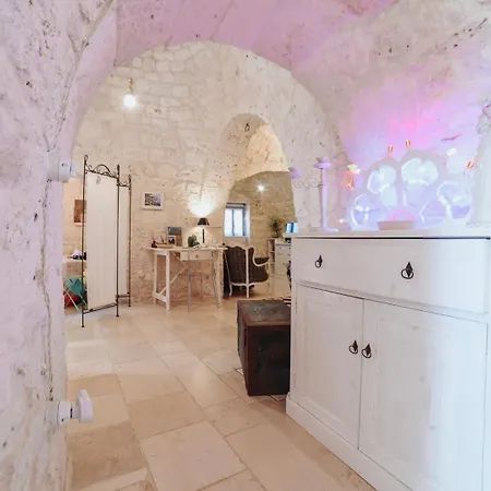別荘 Trulli Al Viburno 6km Da Alberobello マルティナ・フランカ